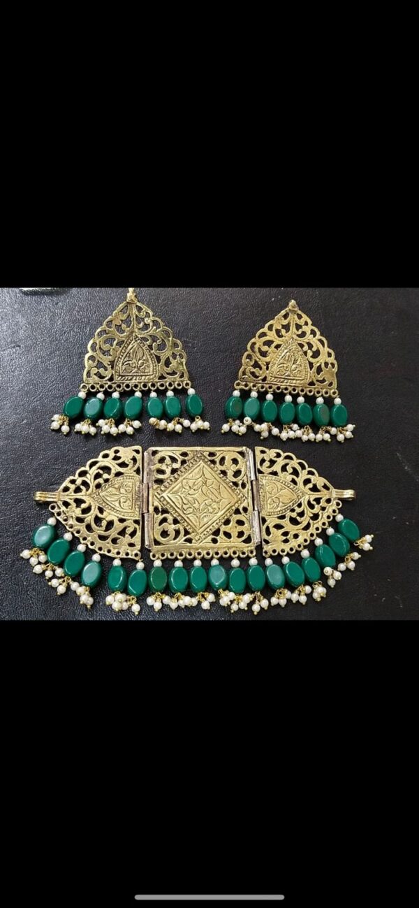 Pearls and Beads Choker Necklace With Earrings, Tribal Golden Vintage Jewelry Set - Image 4