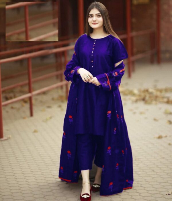 Flower Embroidery Gown With Sleeves Neck Lace 3 pcs - Image 2