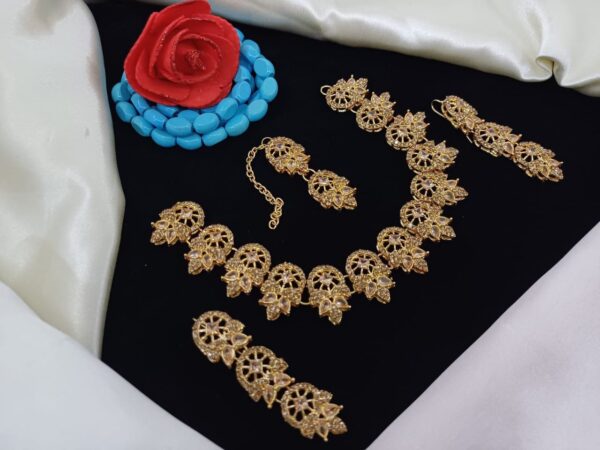 SIKA Jewelry Set in Pakistan - Image 2