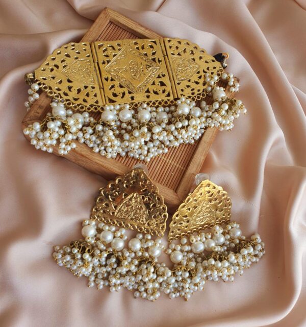 Afghan Vintage Tribal Choker and Earrings - Image 2